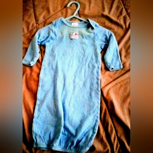 2 Carter's & 1 Gerber size 0-3 Sleeping Gowns - Picture 7 of 10